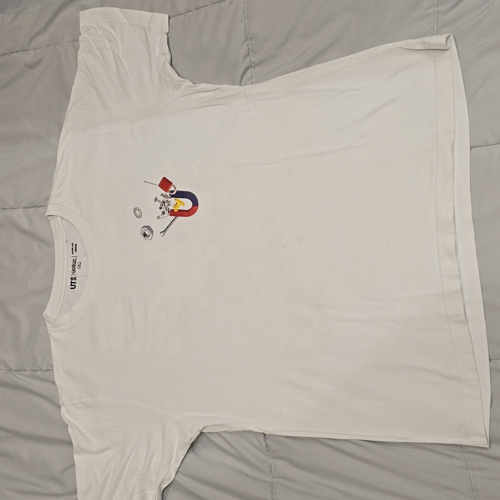 Uniqlo x Pokémon Tee Magma Artist T-Shirt White size M